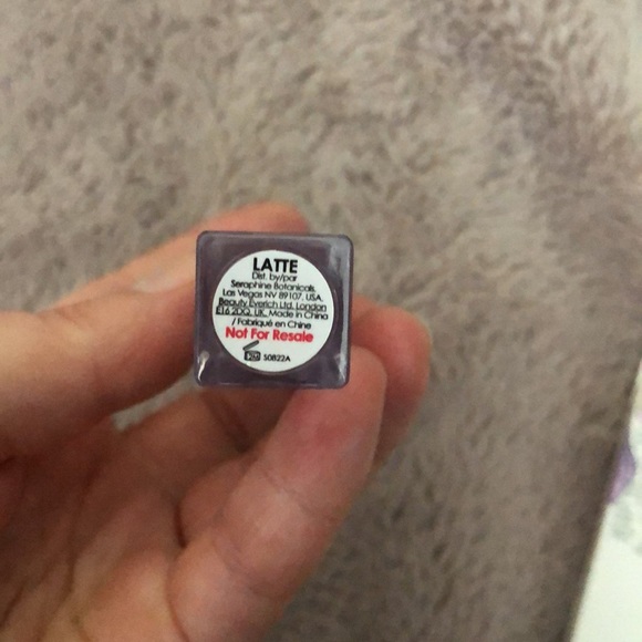 Seraphine Botanicals Cherimoya + Fig Long Lasting Vegan Lip Stain 2.2ml inLATTE - Picture 6 of 7